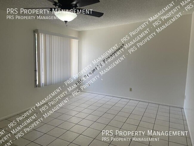 Building Photo - New Price