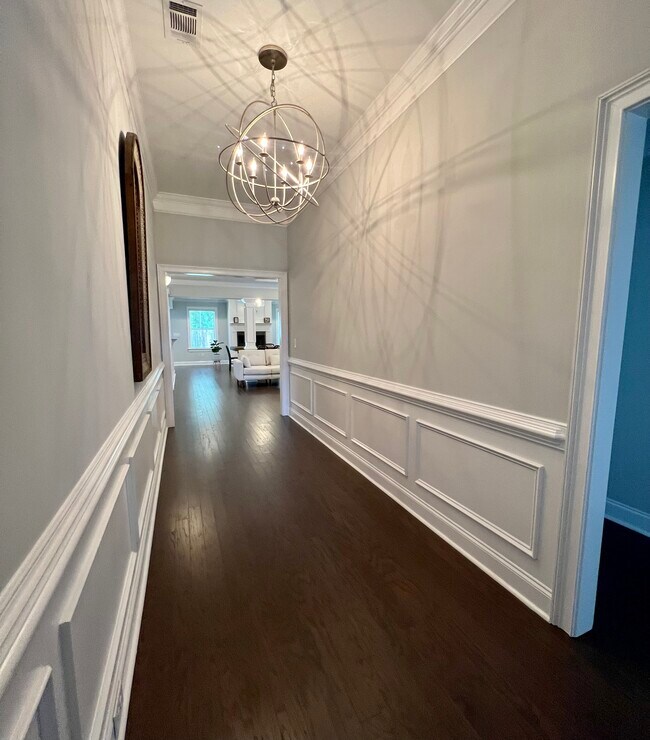 Foto del edificio - 4094 Broadview Dr