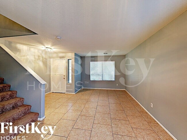 Foto del edificio - 2430 W Via Dona Rd