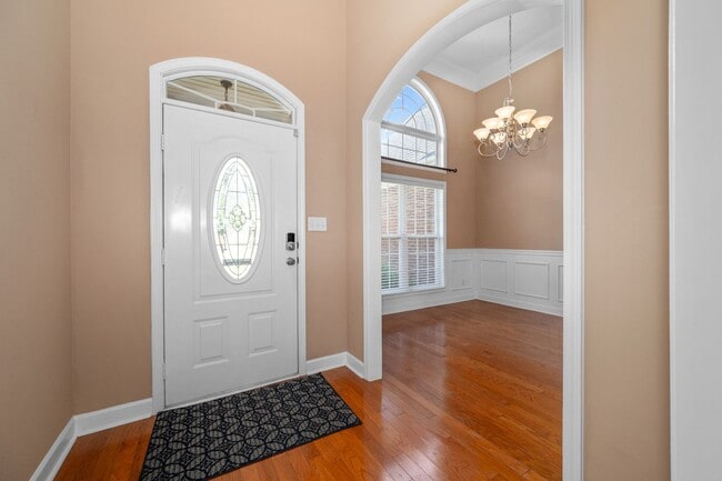 Building Photo - 4 bed 2 bath home in Highly Desirable Blac...