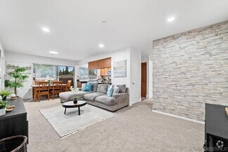 Building Photo - 615 Fredricks Ave