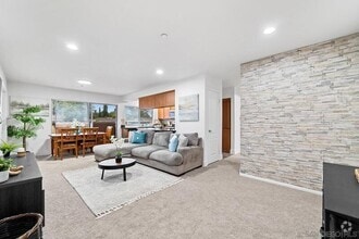 Building Photo - 615 Fredricks Ave
