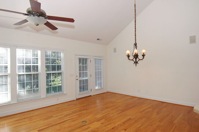 Foto del edificio - 3611 Lion Ridge Ct