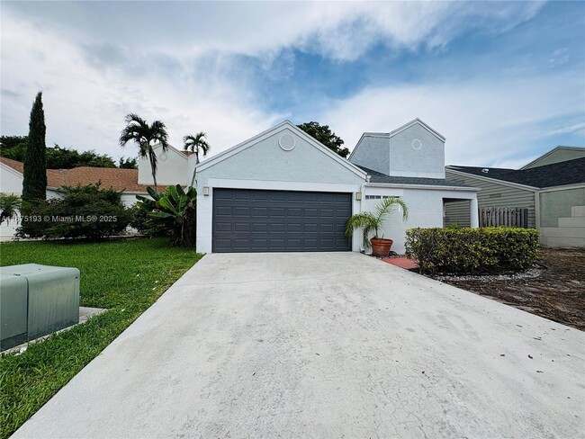 Building Photo - 8579 Dynasty Dr
