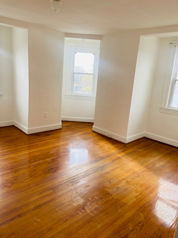 Foto del edificio - 3712 Parkside Dr