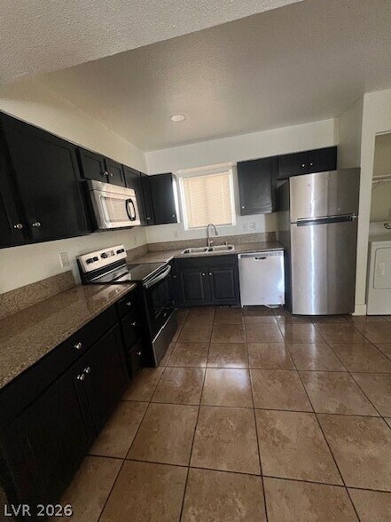 Foto del edificio - 3501 Rio Robles Dr