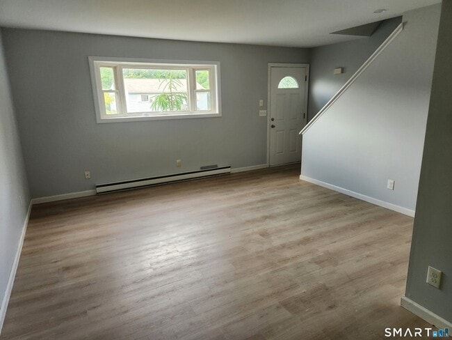 Building Photo - 1 Knollwood Dr