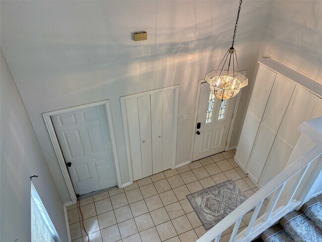 Building Photo - 1830 Veranda Dr