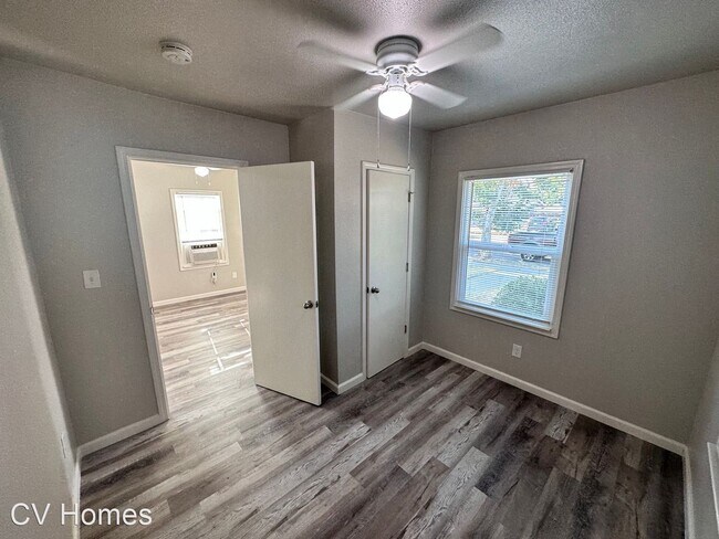 Foto del edificio - 2 br, 1 bath House - 4477 E. Washington Ave.