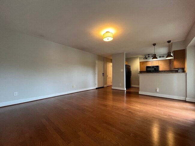 Foto del edificio - 2427 Vail Ave