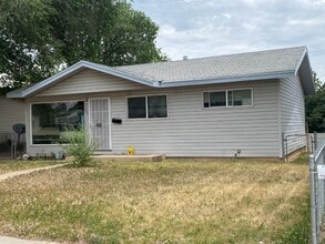 Building Photo - 322 S Valley Rd