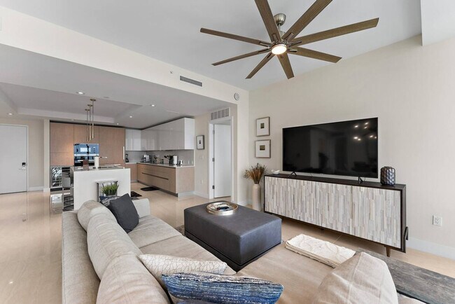 Building Photo - 3100 N Ocean Dr