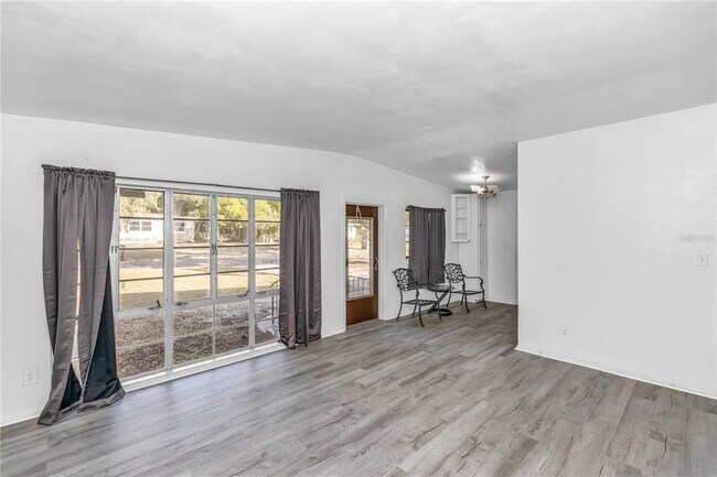 Foto del edificio - 4726 Abaca St