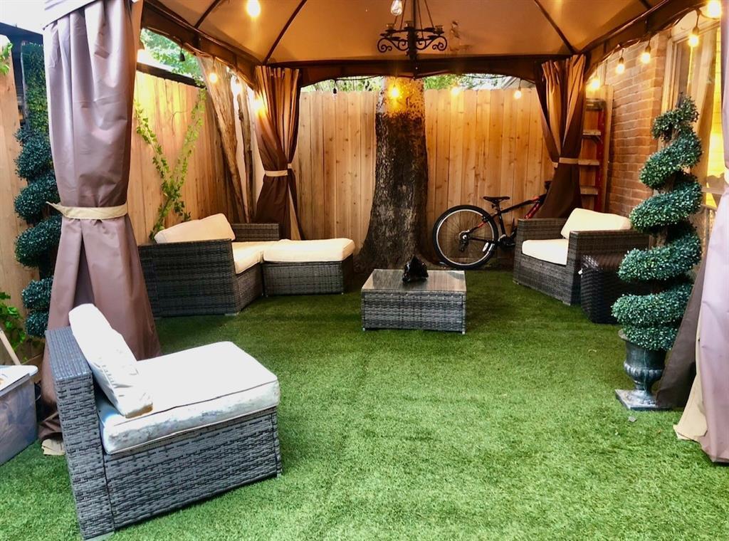 Primary Photo - 13096 Trail Hollow Dr