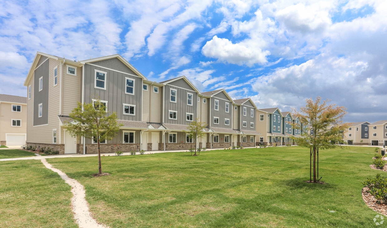 Charming Townhomes in Bridgestone Crossing! Apartments Spring, TX