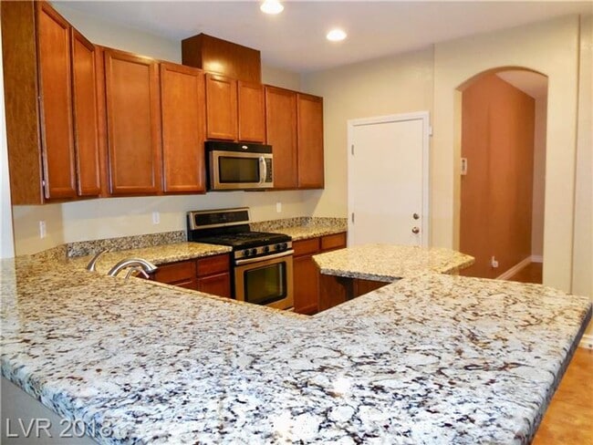 Foto del edificio - Gorgeous 3000+ Square Foot Bedroom!