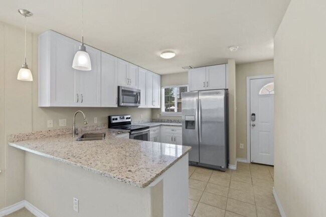 Foto del edificio - 3 Bedroom/2.5 Bath Utopia Heights Subdivison