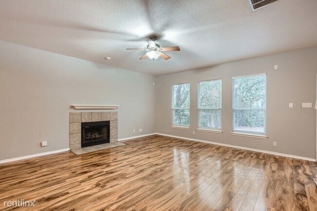 Foto del edificio - 4 br, 2.5 bath House - 227 Red Hawk Ridge ...