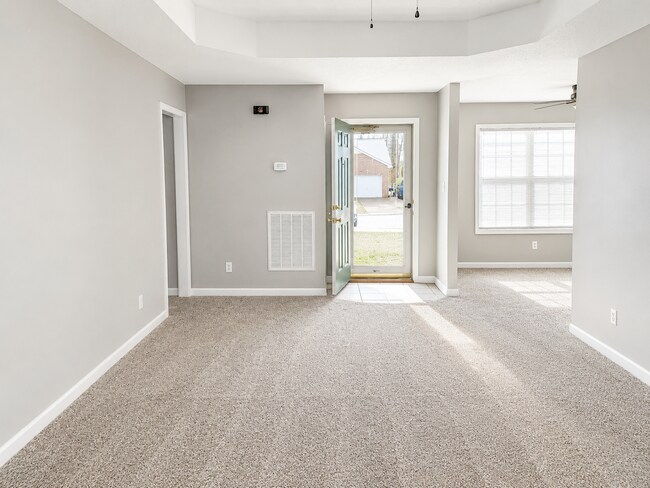 Building Photo - 635 Ashley Oaks Dr