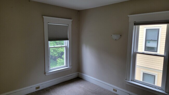 Foto del edificio - 93 Brookes Ave
