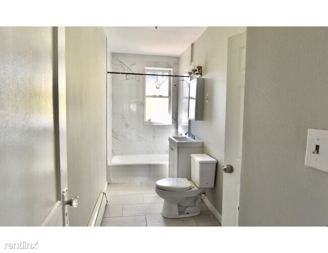 Building Photo - 4 br, 1.5 bath House - 103 Homestead St Apt 2