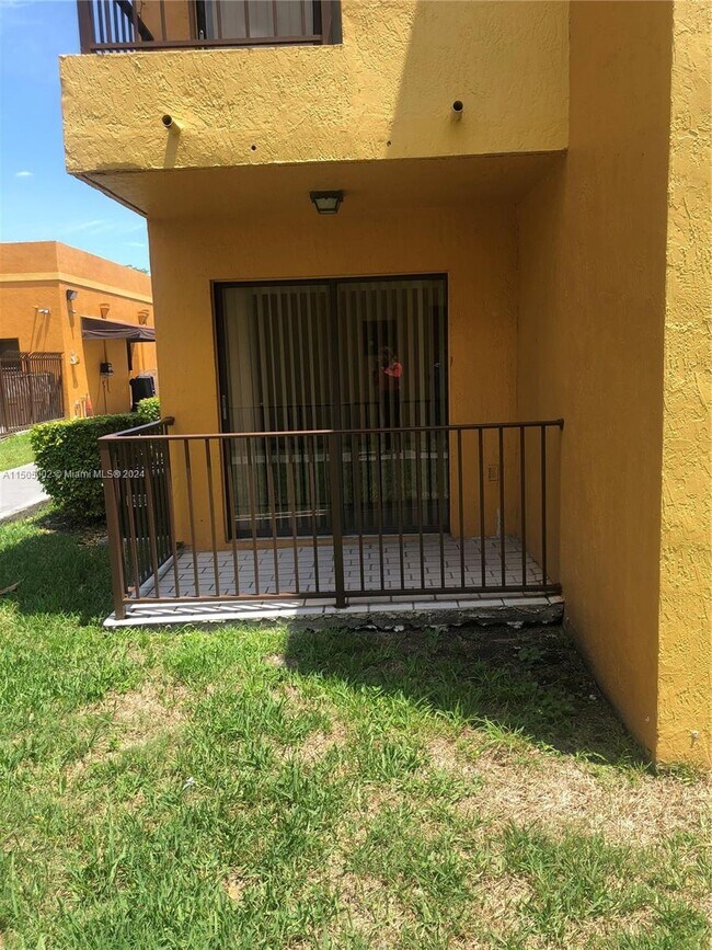 Foto del edificio - 546 NW 114th Ave