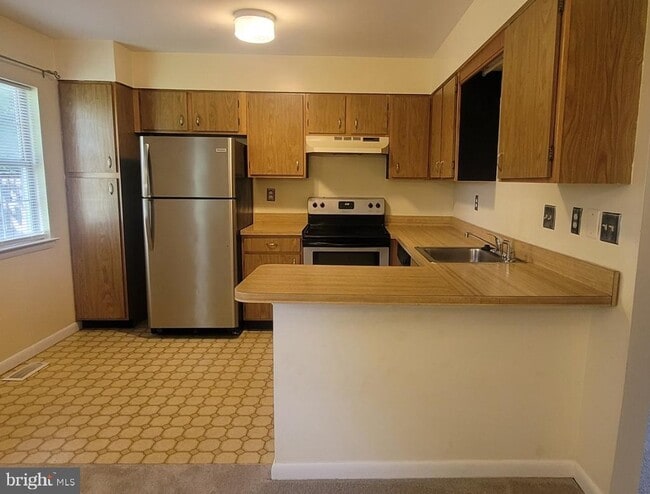 Building Photo - 634 Glynlee Ct