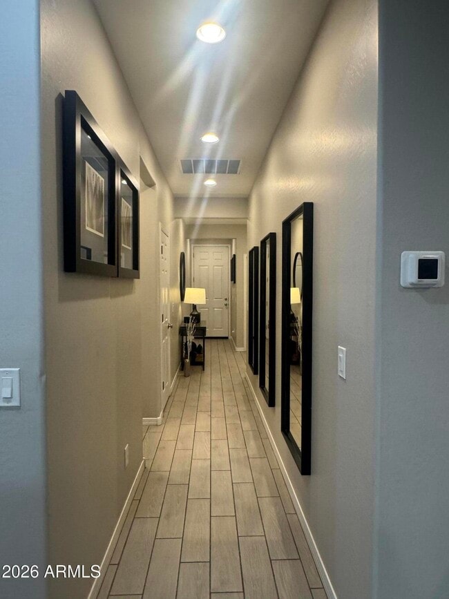 Foto del edificio - 12355 W Whyman Ave