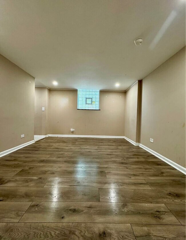 Foto del edificio - 3135 N Tripp Ave