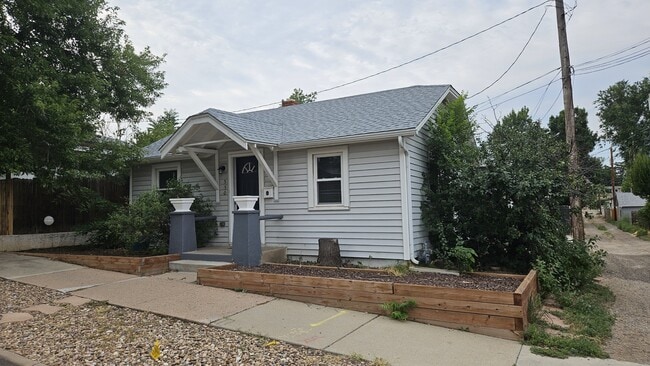 Building Photo - 550 E Eastman Ave
