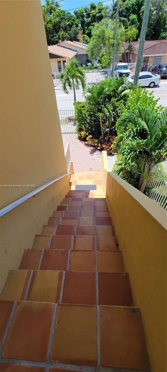 Foto del edificio - 985 SW 10th St