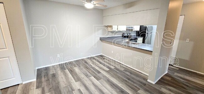 Building Photo - 604 Kenwick Cir