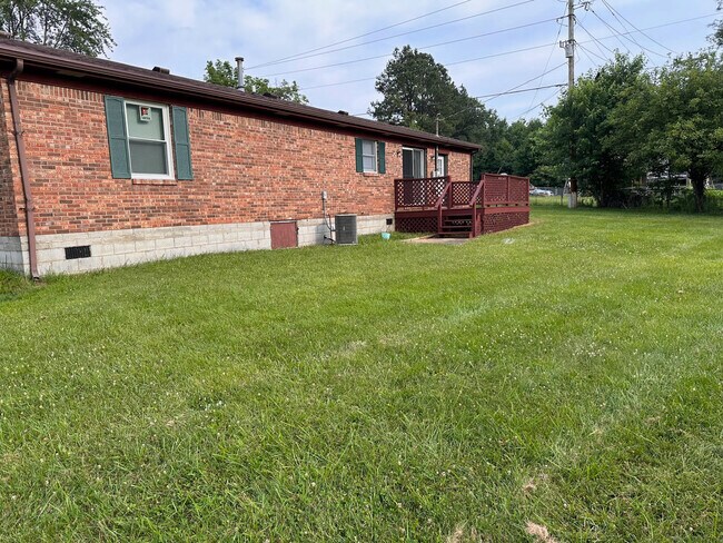 Building Photo - 129 Running Brook Trl