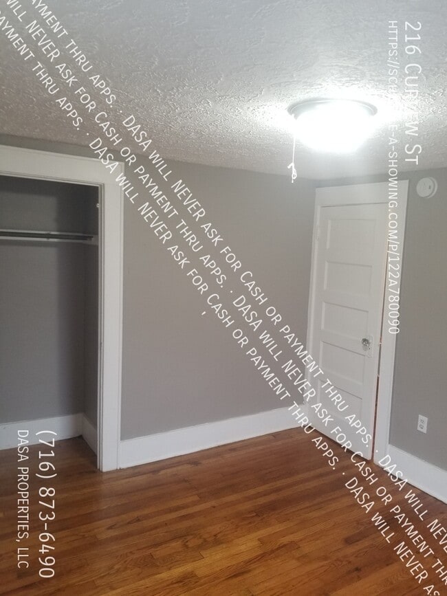 Foto del edificio - 216 Curlew St - 3 Beds / 1 Bath