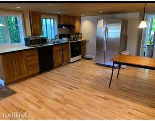 Building Photo - 2 br, 1 bath Triplex - 253 Broadway