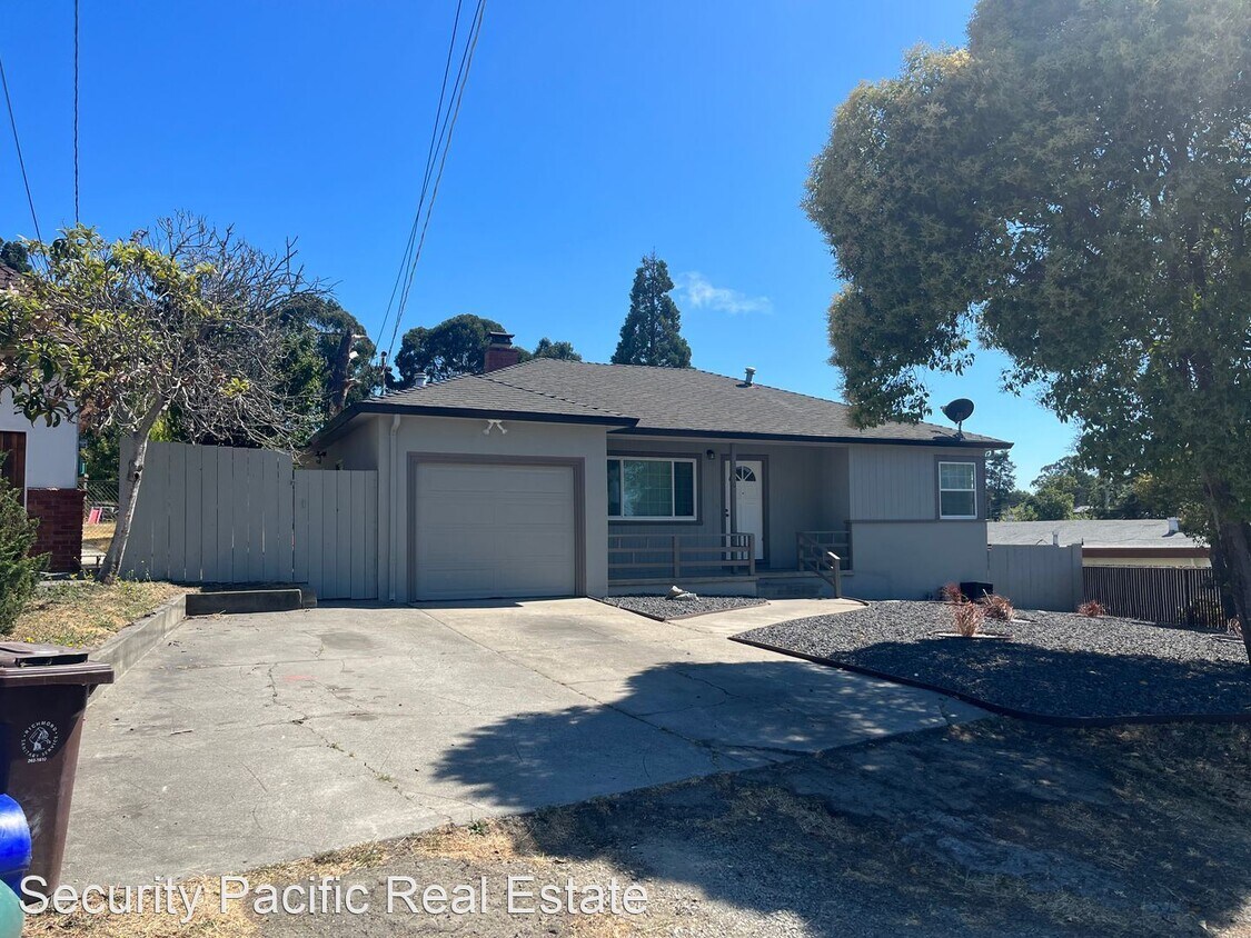 Primary Photo - 2 br, 1 bath House - 2010 Rancho Rd