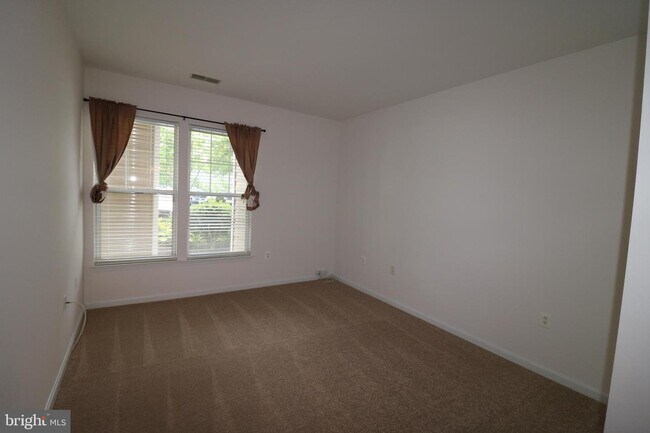 Foto del edificio - 333 Elmcroft Blvd