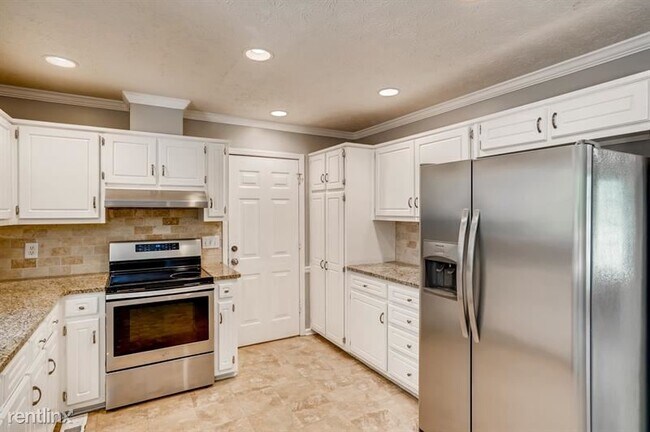 Building Photo - 4 br, 2.5 bath House - 3197 Fieldcrest Roa...