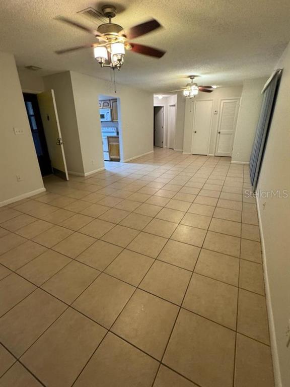 Foto del edificio - 2402 Lemon Tree Ln