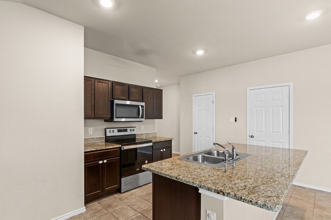 Building Photo - 9506 Kensley Rose Dr