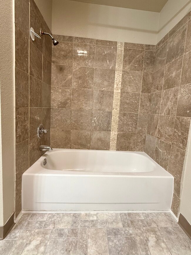 Foto del edificio - 11420 Heritage Ct