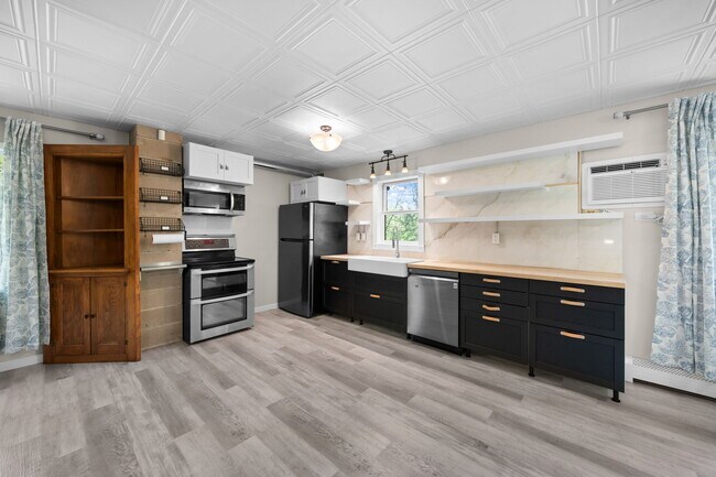 Foto del edificio - 32324 Evergreen St NW