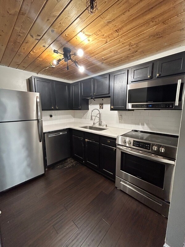 Building Photo - 201 S Hoskins Rd