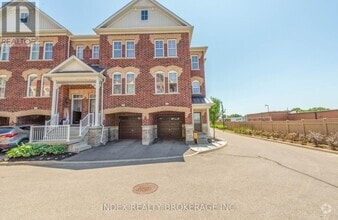 Building Photo - 10 Porter Ave