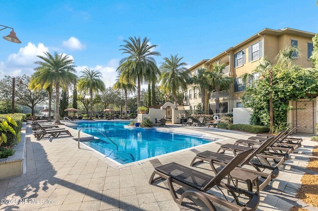 Foto del edificio - 12700 Bartram Park Blvd