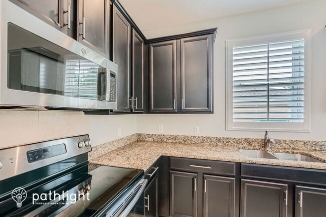 Building Photo - 3168 Zander Dr