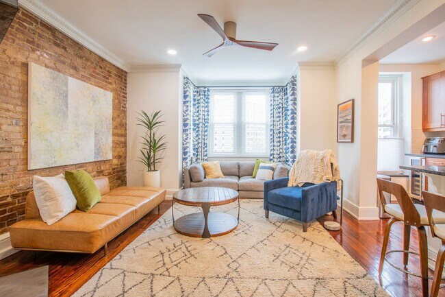 Foto del edificio - Stunning 2 BR/2 BA Condo in Dupont Circle!