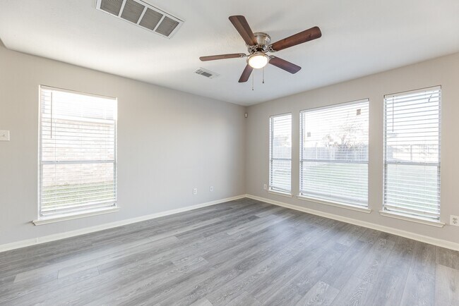 Foto del edificio - 727 Richview Dr