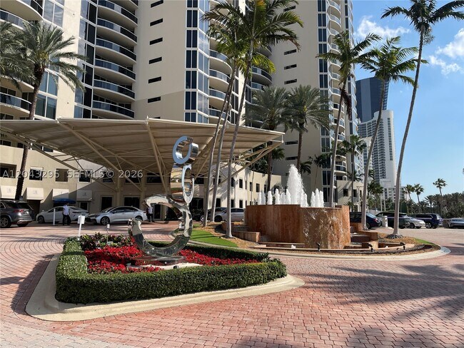 Building Photo - 17555 Collins Ave