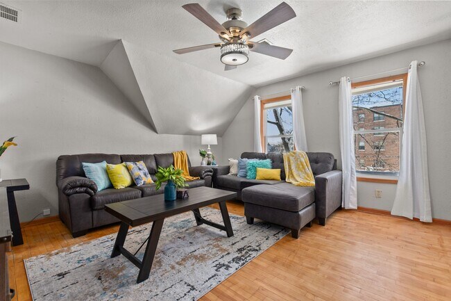 Foto del edificio - 1412 N Durkee St